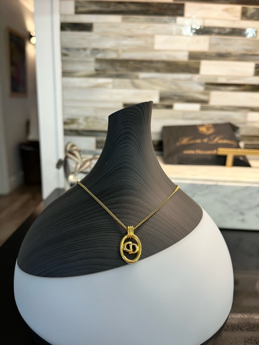Dior Gold Oval CD logo Necklace 17in - Picture 5 of 9
